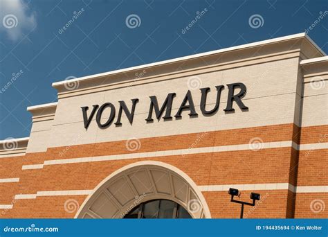 von maur online catalog